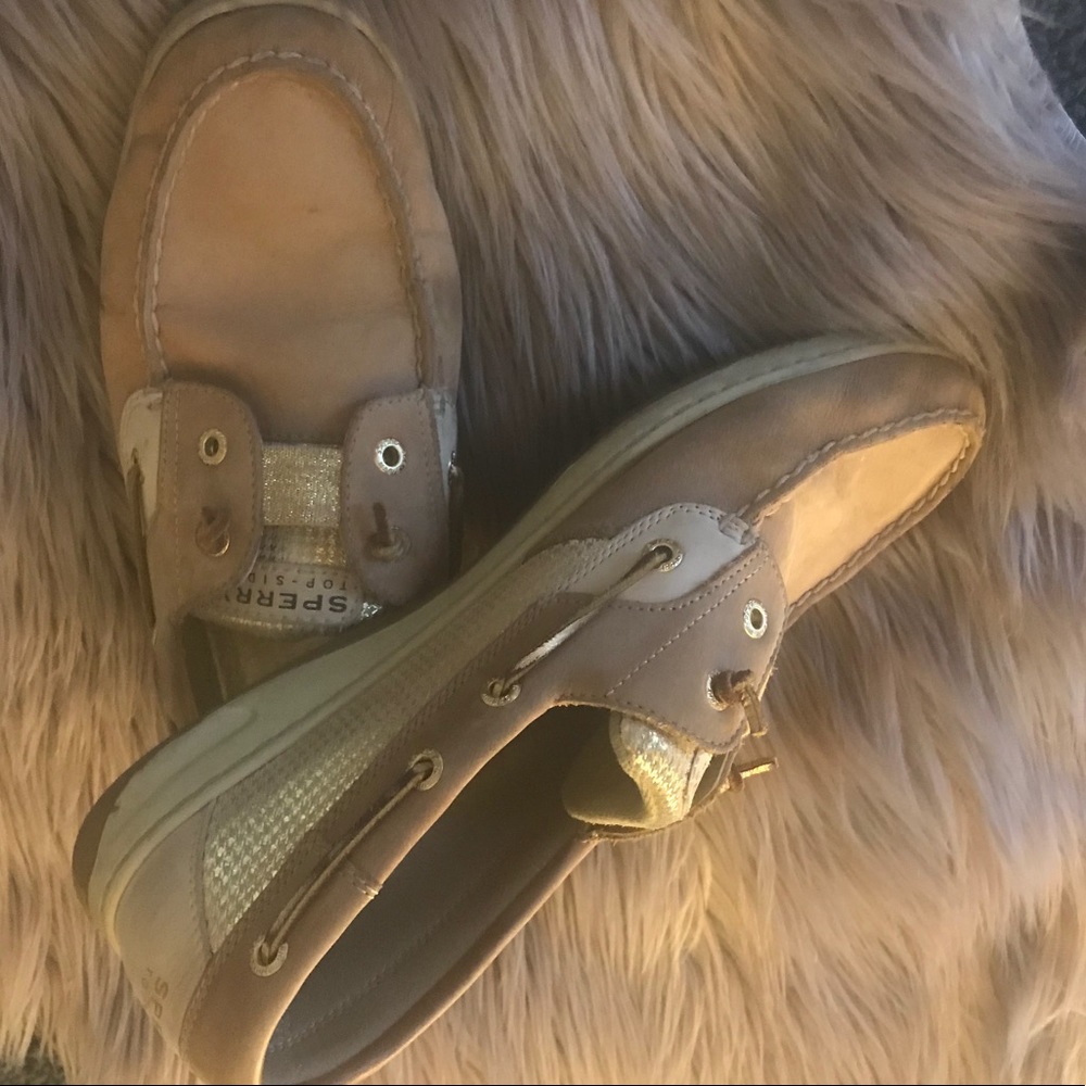 Tan with gold accent Sperry slides. Women’s 11
